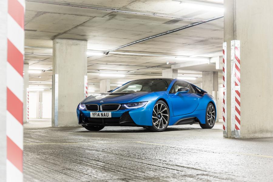  BMW i8 2014 года  (UK) (фото 7 из 69)